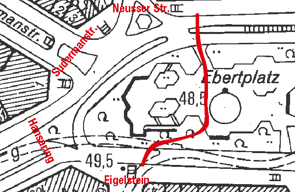 Verwaltungsvorschlag; Weg  (rot markiert) durch die Platzflche nit neuer Rampe im Sden. - © gf  2005